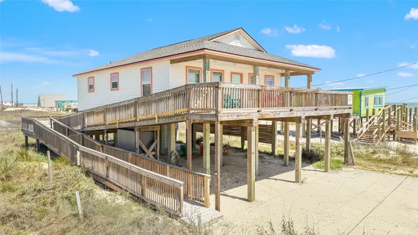 $489,900 | 114 Coral Court, Surfside Beach, TX 77541