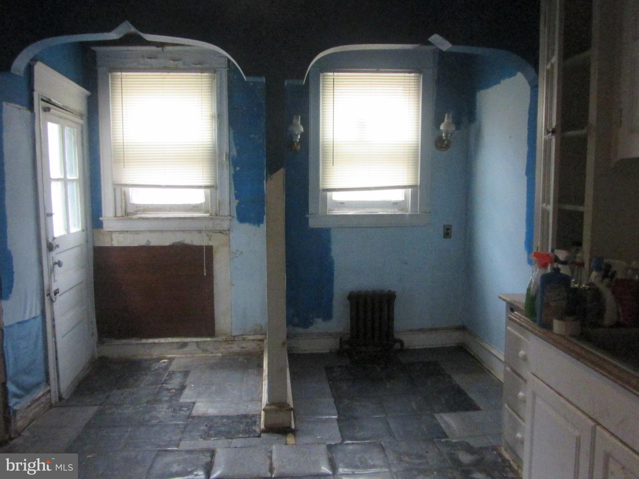 232 Huntley Road Upper Darby, PA 19082 - Photo 4 of 7 kitchen