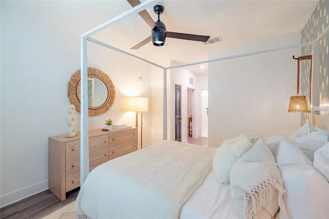 $2,731 | 1420 Lakefront Drive, Unit 1102, Sarasota, FL 34240