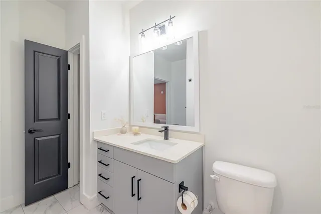 $2,731 | 1420 Lakefront Drive, Unit 1102, Sarasota, FL 34240