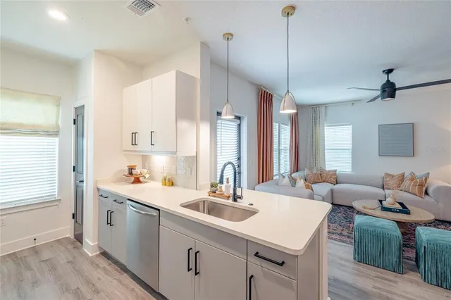 $2,731 | 1420 Lakefront Drive, Unit 1102, Sarasota, FL 34240