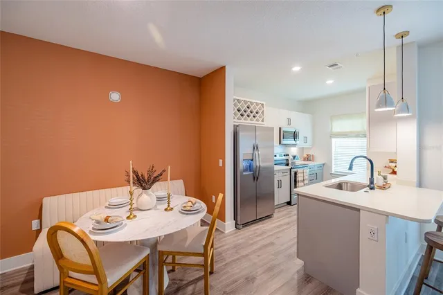 $2,731 | 1420 Lakefront Drive, Unit 1102, Sarasota, FL 34240