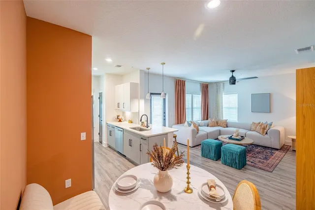 $2,731 | 1420 Lakefront Drive, Unit 1102, Sarasota, FL 34240