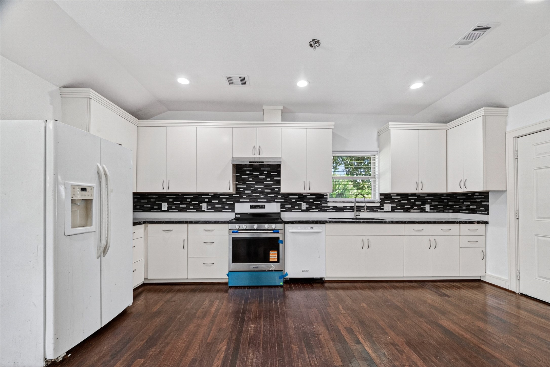 7030 Sidney Street Houston, TX 77021 - Photo 10 of 32