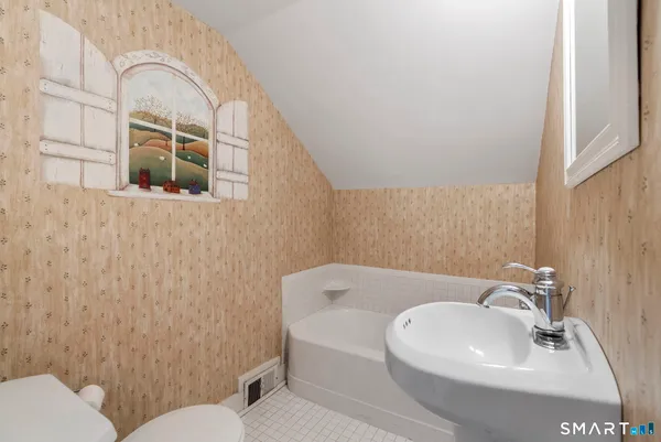 $1,100,000 | 127 Steele Road, New Hartford, CT 06057