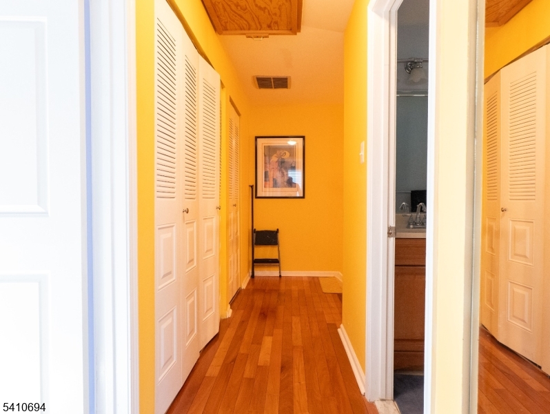 37 Boston Court Newark, NJ 07103 - Photo 20 of 34