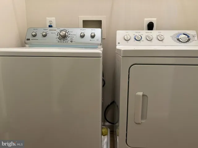 $2,200 | 3840 Lightfoot Street, Unit 240, Chantilly, VA 20151