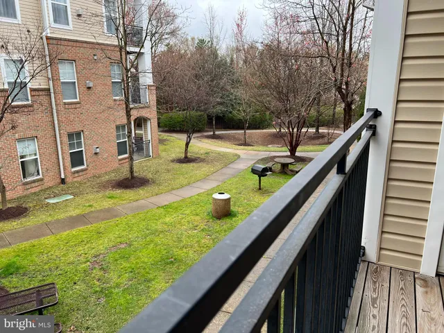 $2,200 | 3840 Lightfoot Street, Unit 240, Chantilly, VA 20151