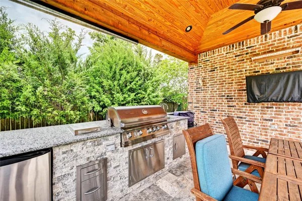 $619,000 | 335 Fox Trail Road, Montgomery, TX 77316