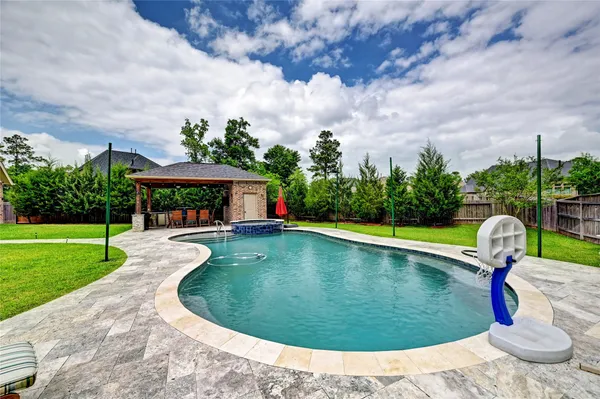 $619,000 | 335 Fox Trail Road, Montgomery, TX 77316