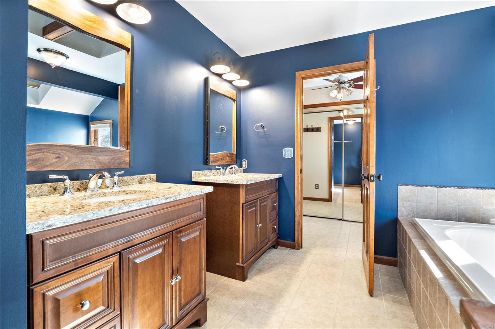 240 Whiting Lane Chesterfield, MO 63005 - Photo 22 of 44