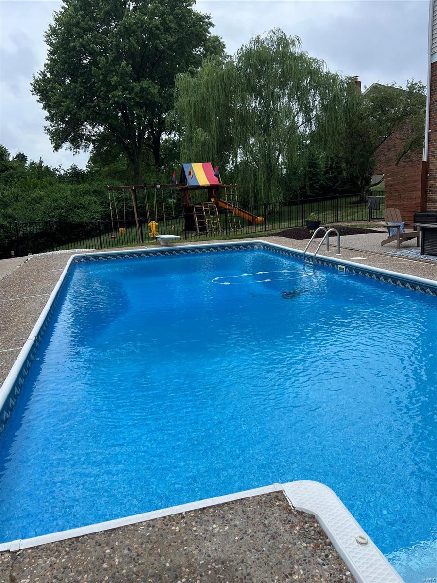 240 Whiting Lane Chesterfield, MO 63005 - Photo 39 of 44