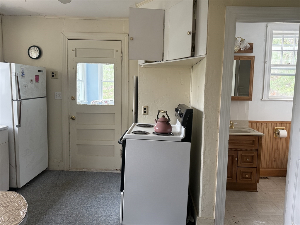 10 Sycamore Road Wrentham, MA 02093 - Photo 11 of 25