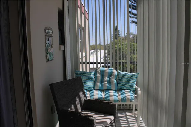 a very nice looking room with a chair