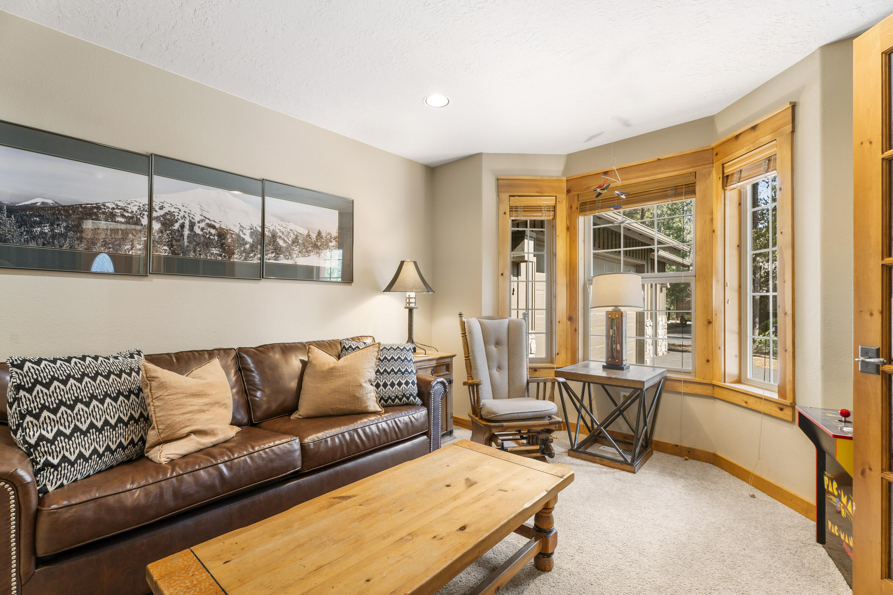 18189 Oregon Loop, Unit 5 Sunriver, OR 97707 - Photo 22 of 41 Bedroom #2 - Downstairs Flex Space