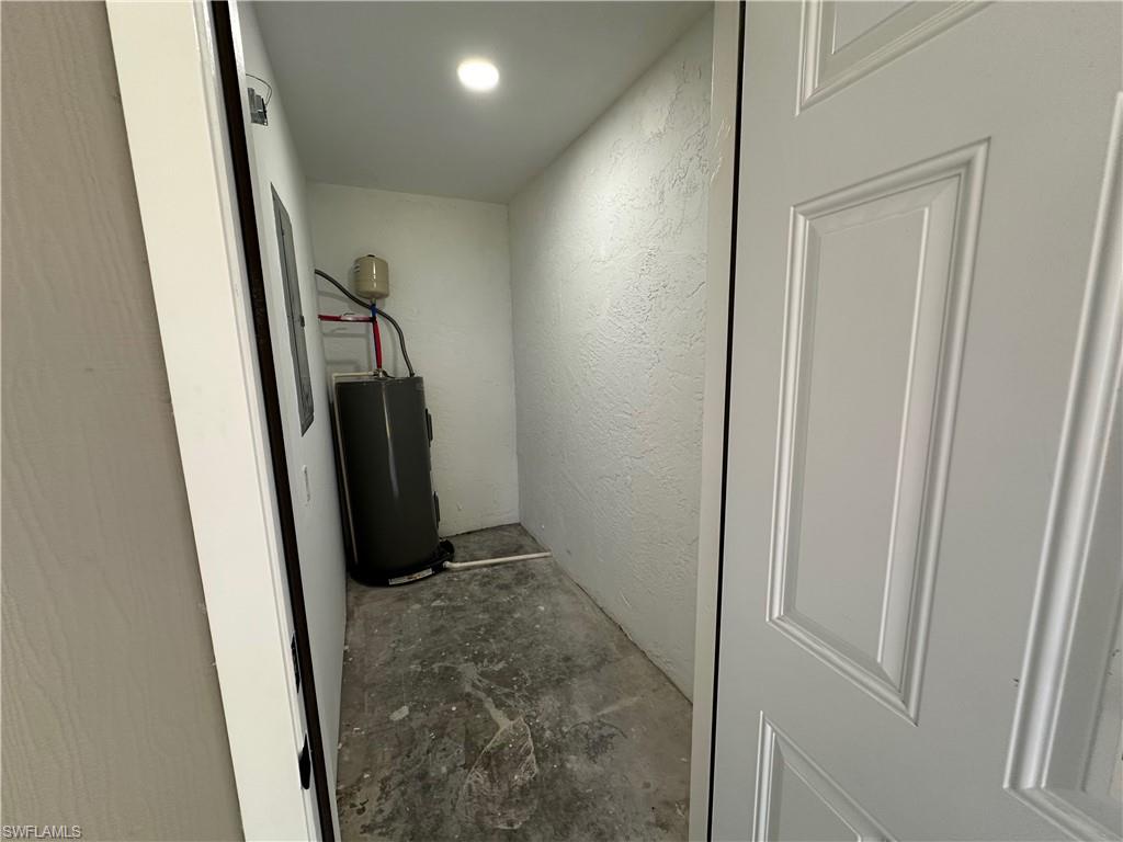 9165 Seville Road Fort Myers, FL 33967 - Photo 15 of 19 a view of walk in closet