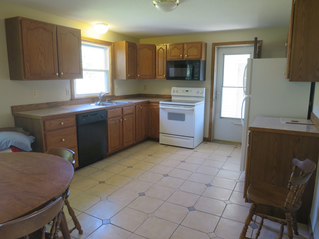 59 Fuller Road Palmer, MA 01069 - Photo 4 of 24 Gallery Image 4