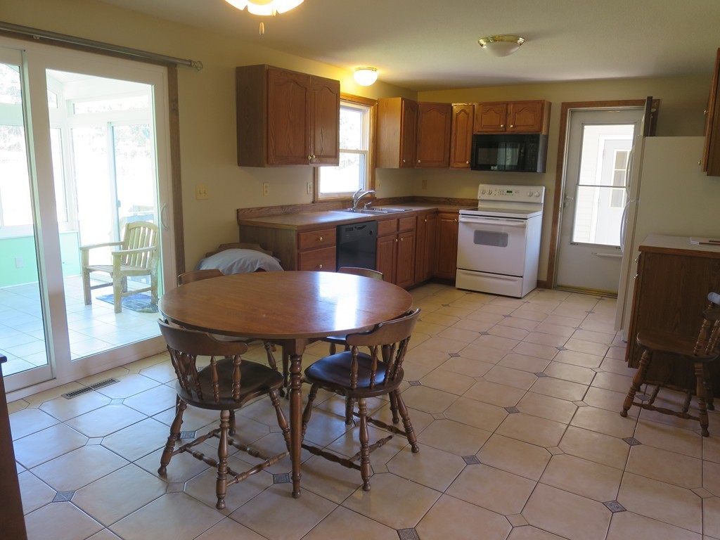 59 Fuller Road Palmer, MA 01069 - Photo 8 of 24 Gallery Image 8