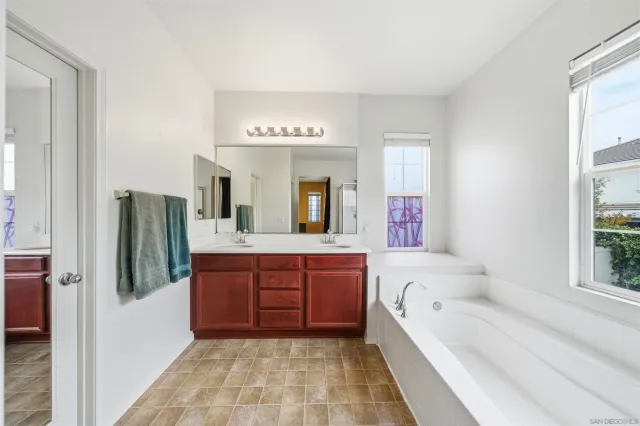 $620,000 | 31889 Red Pine Way, Temecula, CA 92592