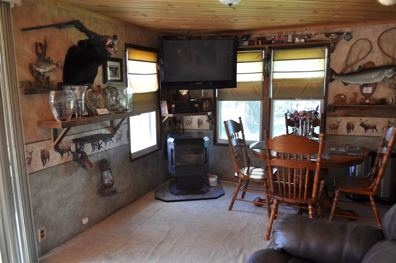 110 East Hibbard Road Owosso, MI 48867 - Photo 5 of 19 31244145-4.JPG