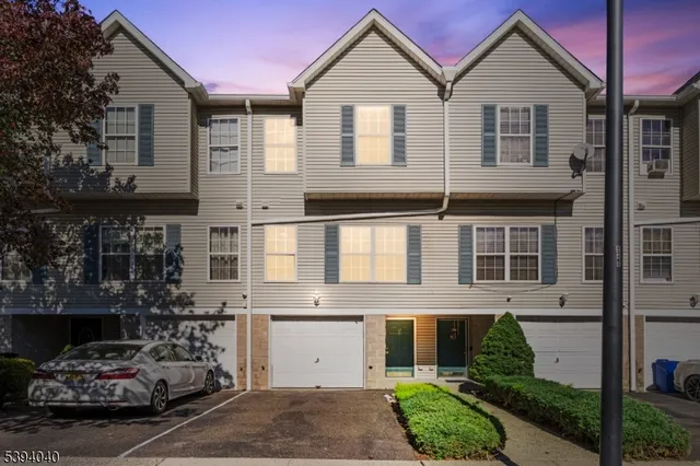 $359,000 | 12 Carmella Court, Newark, NJ 07104