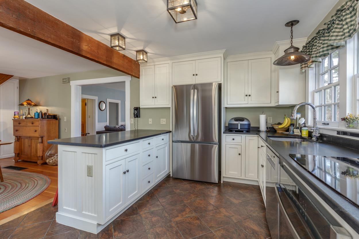 21 Gould Hill Road Hopkinton, NH 03229 - Photo 3 of 56 Gallery Image 3