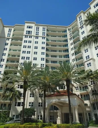 $2,500 | 20000 East Country Club Drive, Unit 201, Aventura, FL 33180