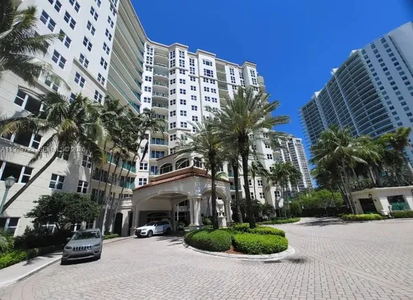 $2,500 | 20000 East Country Club Drive, Unit 201, Aventura, FL 33180