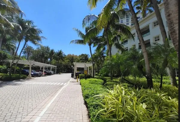 $2,500 | 20000 East Country Club Drive, Unit 201, Aventura, FL 33180