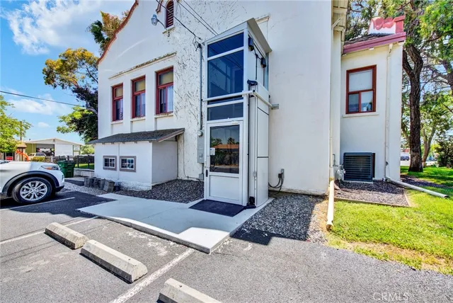 a view of a tennis court