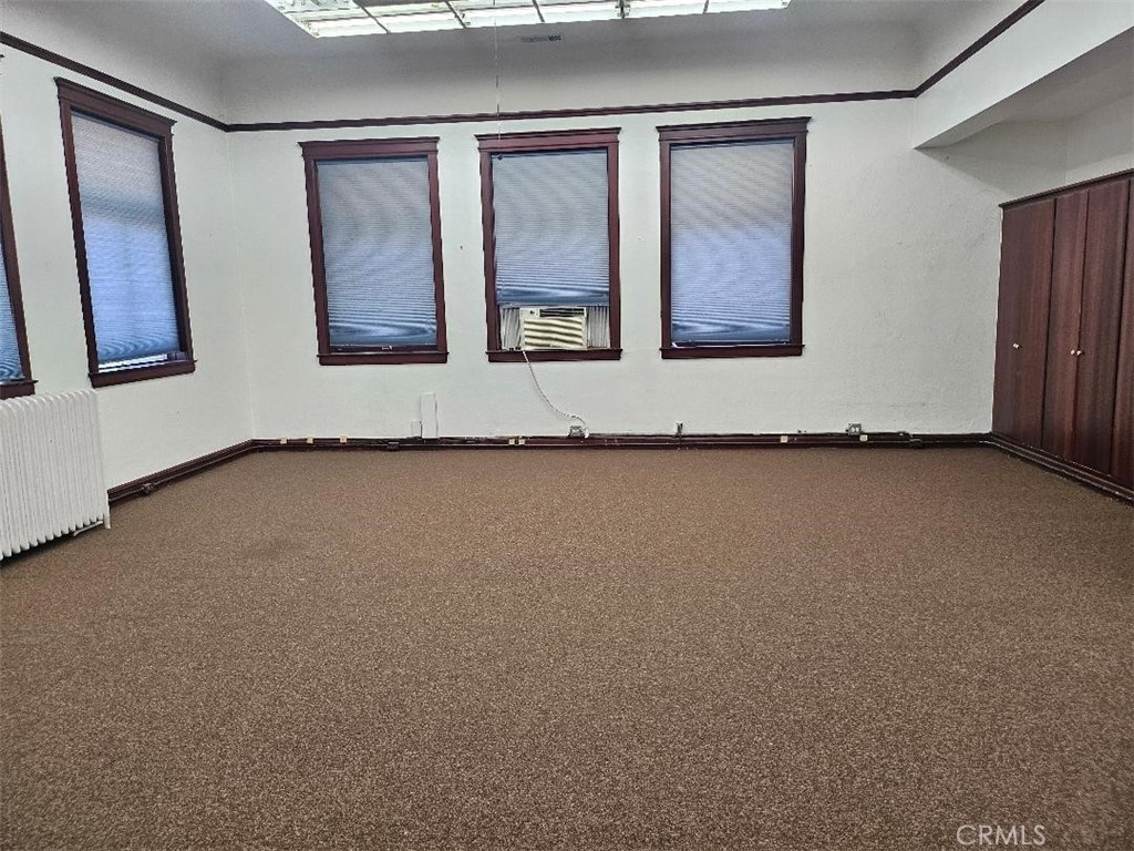 618 4th Street Corning, CA 96021 - Photo 31 of 36 an empty room with windows