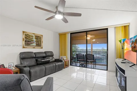 $159,000 | 1001 Colony Point Circle, Unit 503, Pembroke Pines, FL 33026