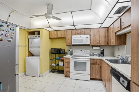 $159,000 | 1001 Colony Point Circle, Unit 503, Pembroke Pines, FL 33026