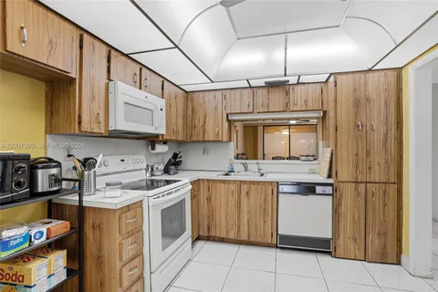 $159,000 | 1001 Colony Point Circle, Unit 503, Pembroke Pines, FL 33026