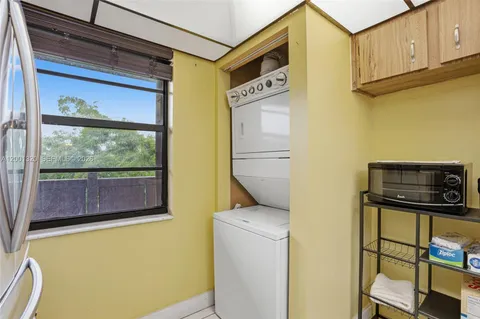 $159,000 | 1001 Colony Point Circle, Unit 503, Pembroke Pines, FL 33026