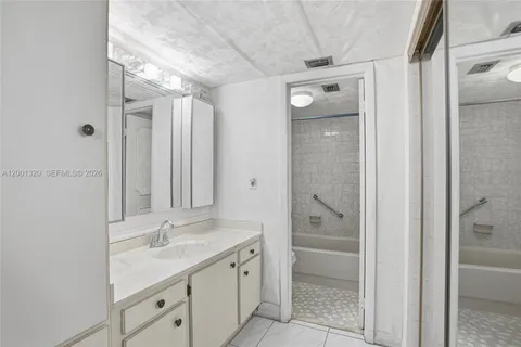 $159,000 | 1001 Colony Point Circle, Unit 503, Pembroke Pines, FL 33026