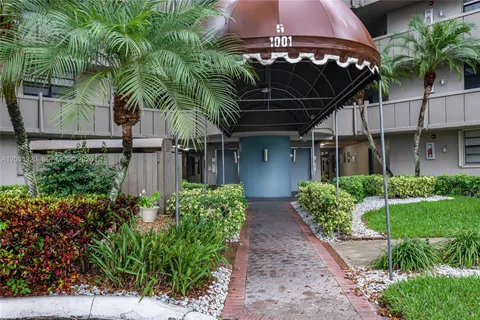 $159,000 | 1001 Colony Point Circle, Unit 503, Pembroke Pines, FL 33026