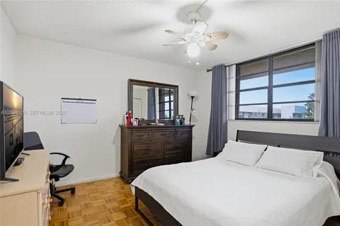 $159,000 | 1001 Colony Point Circle, Unit 503, Pembroke Pines, FL 33026