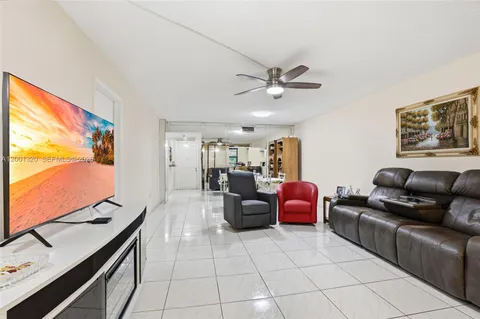 $159,000 | 1001 Colony Point Circle, Unit 503, Pembroke Pines, FL 33026