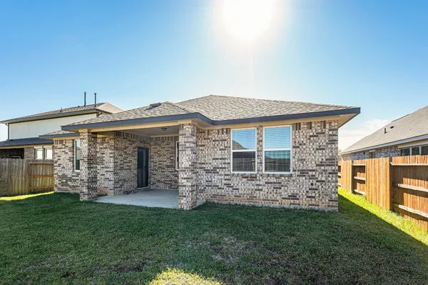 $2,500 | 104 Sea Glass Cove, Katy, TX 77493