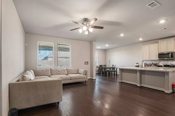 $2,500 | 104 Sea Glass Cove, Katy, TX 77493