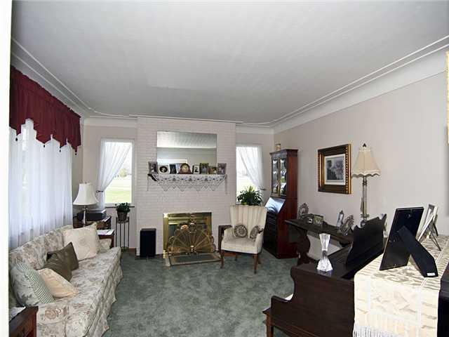 8831 Acton Road Indianapolis, IN 46259 - Photo 3 of 18 Gallery Image 3