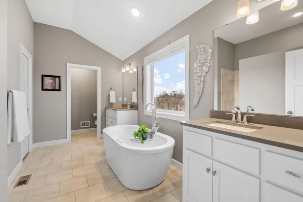 $800,000 | 10818 Glenview Place, Champlin, MN 55316