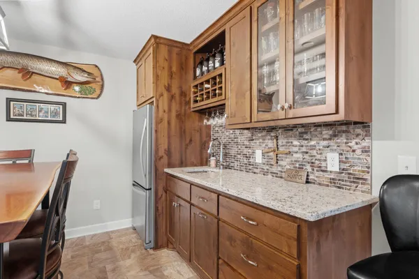 $800,000 | 10818 Glenview Place, Champlin, MN 55316