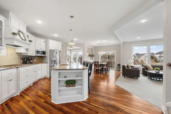 $800,000 | 10818 Glenview Place, Champlin, MN 55316