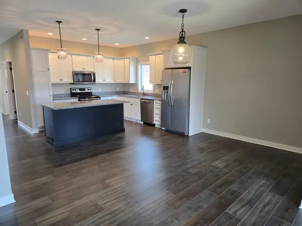 $2,200 | 625 North 3rd Street, Cannon Falls, MN 55009