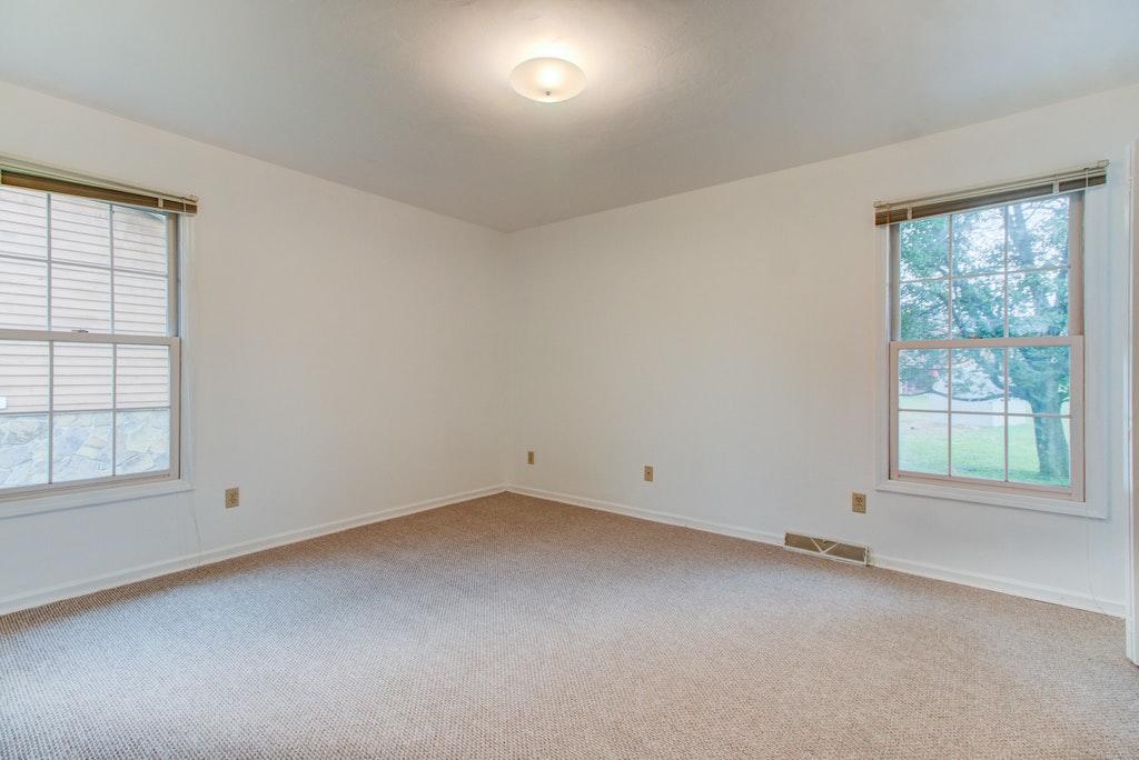 7826 Barrens Road Roanoke, VA 24019 - Photo 17 of 30 14