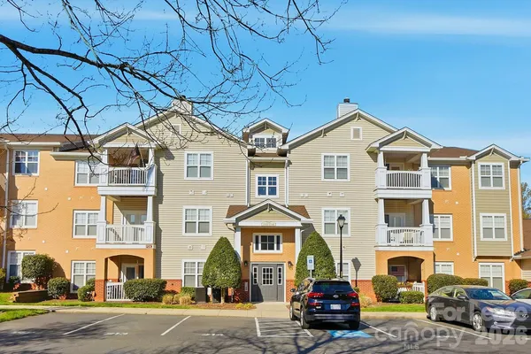 $2,000 | 17122 Red Feather Drive, Charlotte, NC 28277