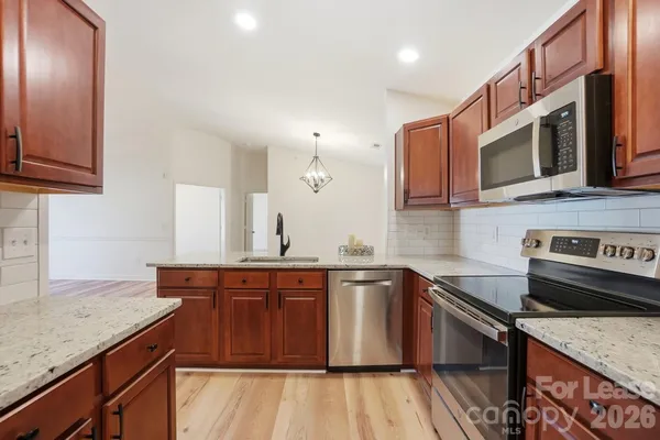 $2,000 | 17122 Red Feather Drive, Charlotte, NC 28277