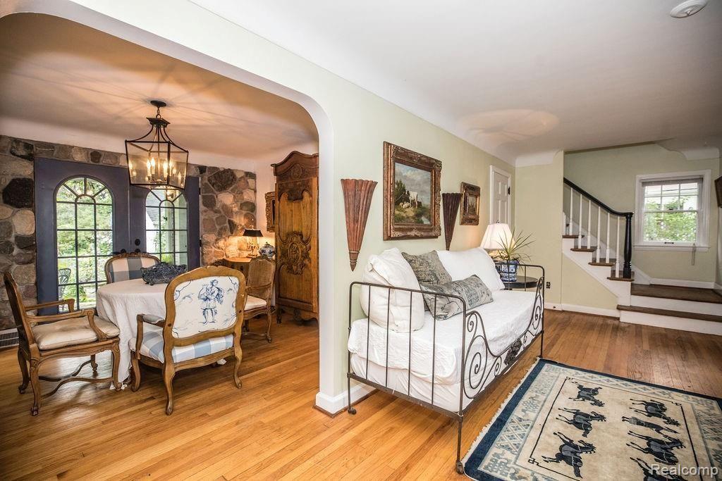 1605 Crooks Road Royal Oak, MI 48067 - Photo 5 of 37 Going into Dining Rm